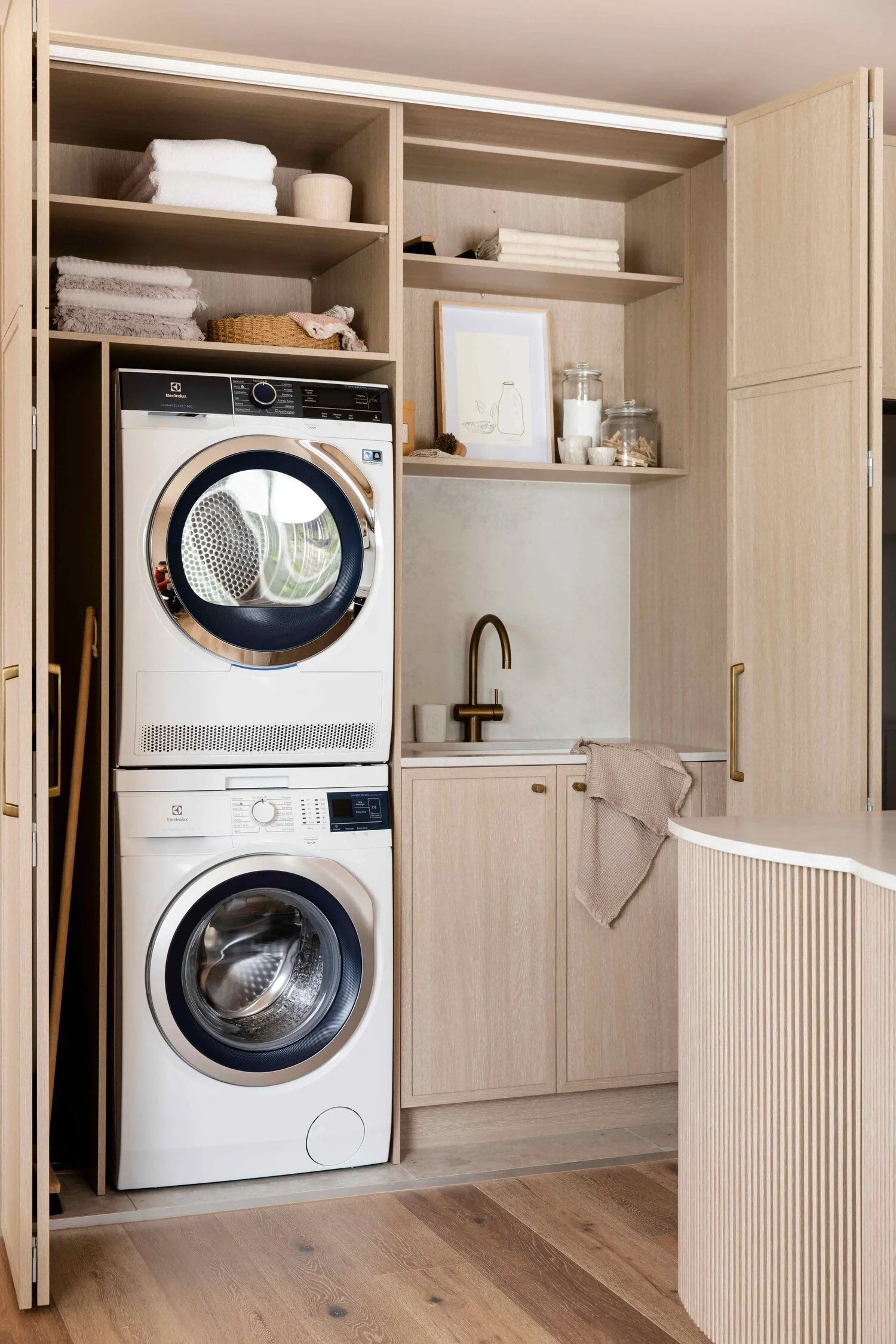 Villa Laundry Room Built-in Washing Machine Apartment Laundry Cabinet with Drawer Custom Storage Cabinet Laundry Room with Sink - 图片 6