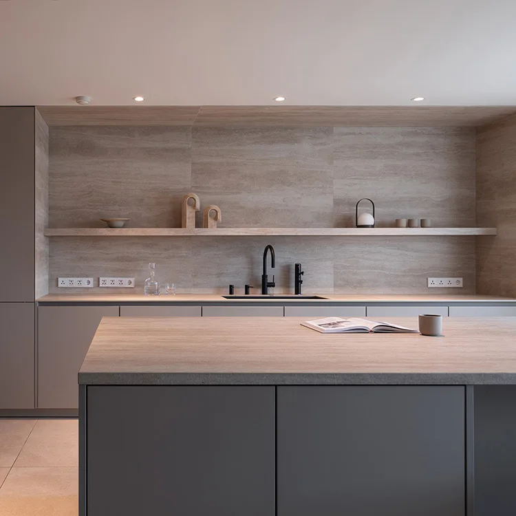 Custom Modern Luxury Kitchen Cabinet Solid Wood MDF PVC Door Finish Wood Grain Sink Islands Cabinet Apartment - 图片 5