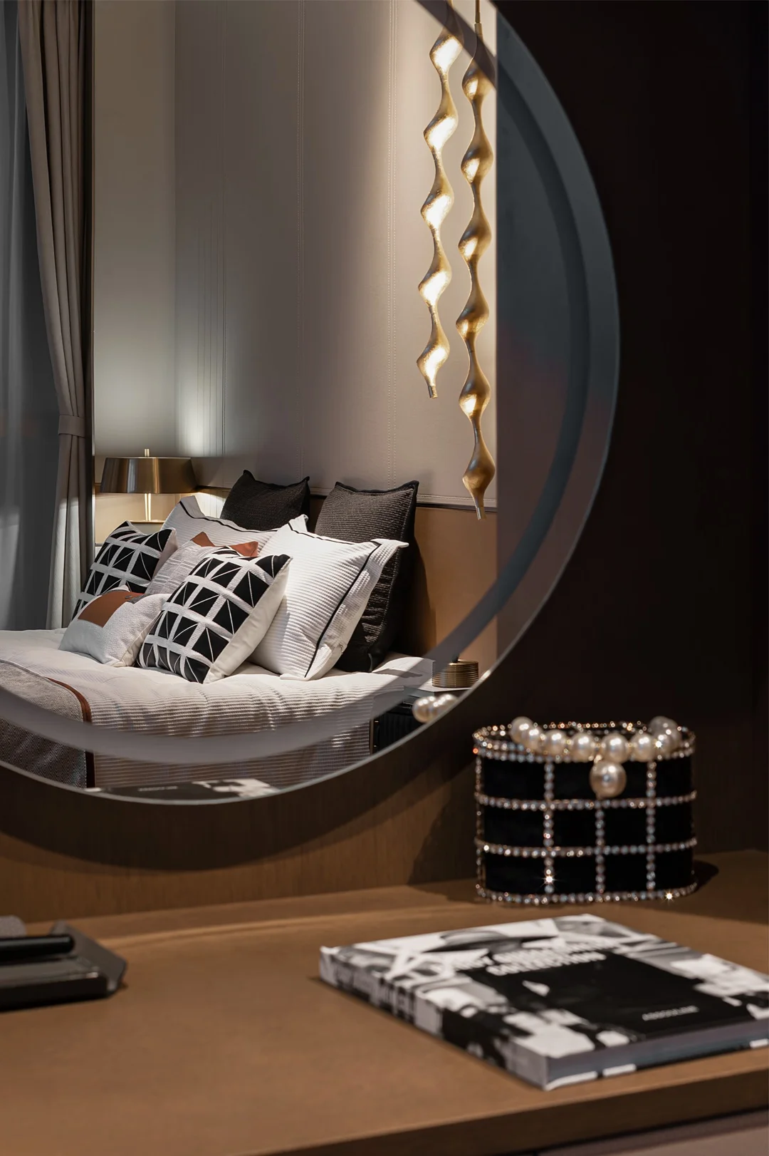 Apartment Villa Design Walk in Closet Cabinet Design Interior Design of High-Volume Villas Sofa Wardrobe Bedroom TV Set - 图片 9