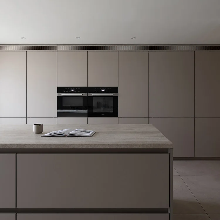 Modern Grey Solid Custom Wood Cabinets New Italian Kitchen Furniture for Villa Home Apartment Townhouse Projects - 图片 3