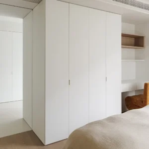 Modern White Custom Made Walk-In Closet Wardrobe Luxury Wooden Built-In Bedroom Storage Cabinet Set Feature Space-Saving Design
